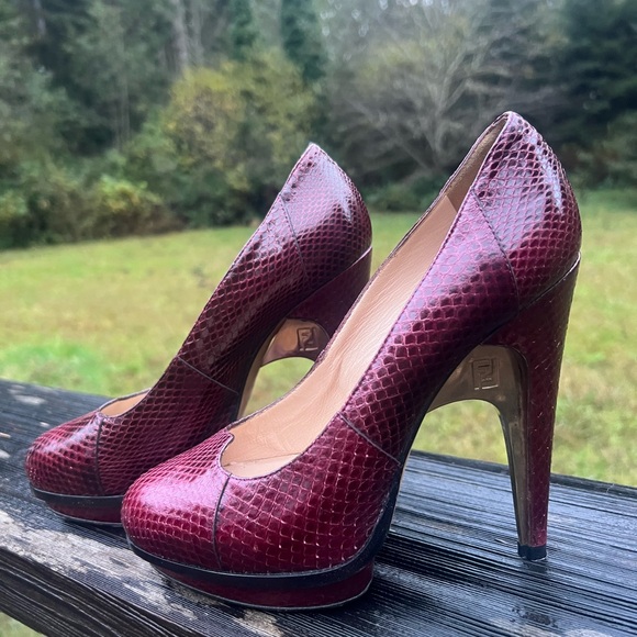 FENDI Burgundy Red Snakeskin Leather Gold Platforms Heels Pumps Rare - Picture 14 of 16